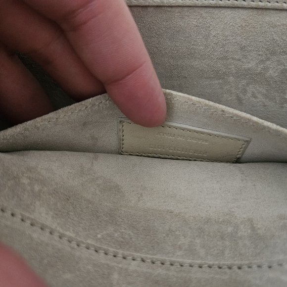 YSL Cream Leather Clutch - Yves Saint Laurent - Picture 4 of 12